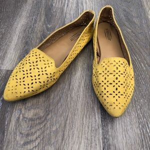 SEYCHELLES Julia Laser Cut Pointed Toe Flats 7Wide